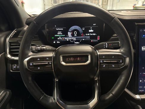 Used 2025 GMC Acadia Elevation image 18