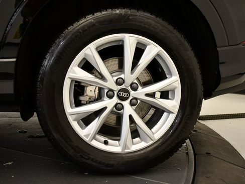 Used 2025 Audi Q3 2.0T Premium w/ Convenience Package AWD/4WD image 15