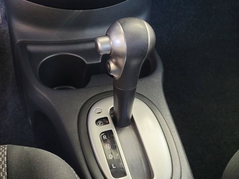 Certified 2016 Nissan Versa SV FWD image 15