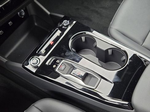 New 2027 Audi Q6 e-tron Premium image 25