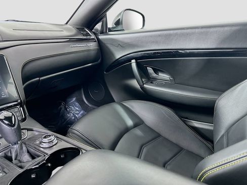 Used 2018 Maserati GranTurismo Sport RWD image 25