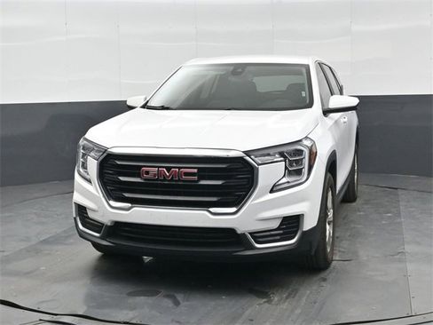 Used 2024 GMC Terrain SLE image 8