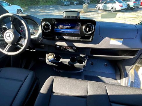 New 2025 Mercedes-Benz Sprinter 2500 image 7