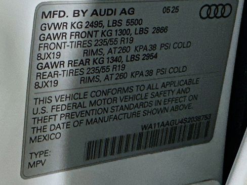 Used 2025 Audi Q5 Premium w/ 19" Wheel Package image 24