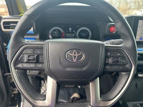 Used 2024 Toyota Tacoma TRD Off-Road image 27