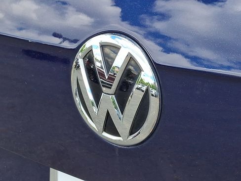 Used 2021 Volkswagen Tiguan SE w/ Panoramic Sunroof Package AWD/4WD image 32