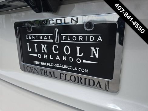 New 2026 Lincoln Navigator Premiere AWD/4WD image 5