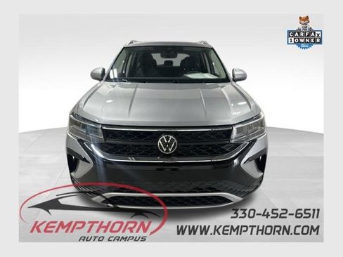 Certified 2023 Volkswagen Taos SE w/ Panoramic Sunroof Package FWD image 1