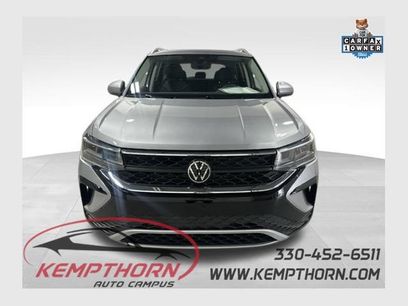 Certified 2023 Volkswagen Taos SE w/ Panoramic Sunroof Package