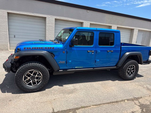 New 2026 Jeep Gladiator Rubicon w/ Technology Group AWD/4WD image 3