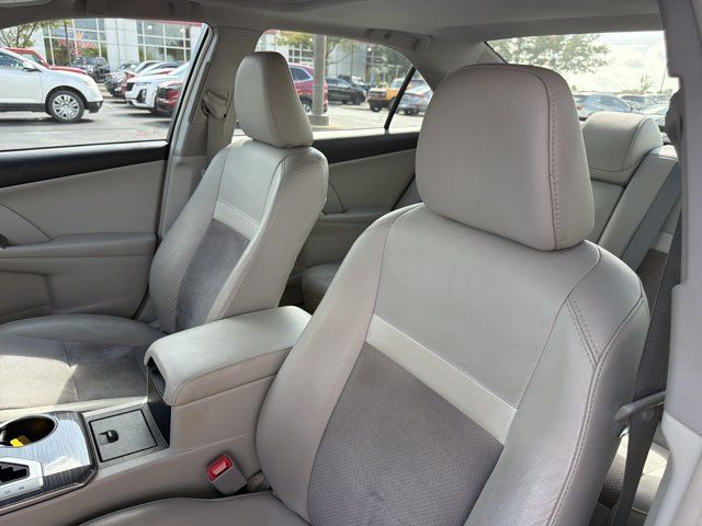 Used 2012 Toyota Camry XLE w/ Leather Pkg FWD image 5