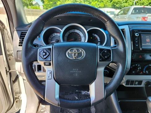 Used 2015 Toyota Tacoma 4x4 Access Cab w/ SR5 Package image 27