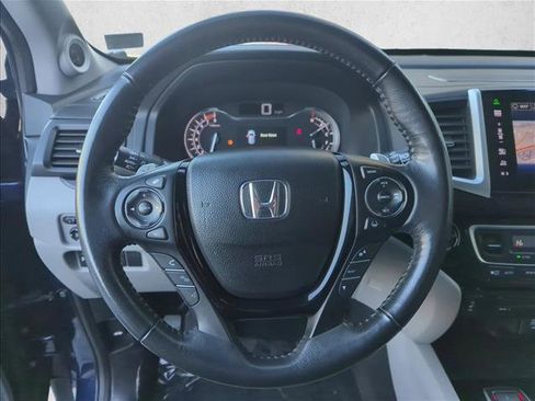 Used 2016 Honda Pilot Touring image 14