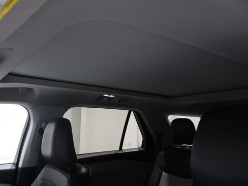 Used 2023 Ford Explorer XLT w/ Equipment Group 202A image 11