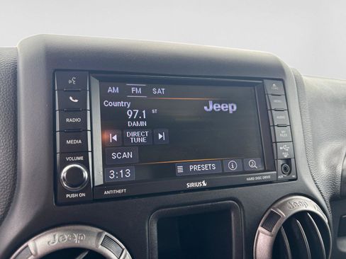 Used 2018 Jeep Wrangler Unlimited Sport AWD/4WD image 22