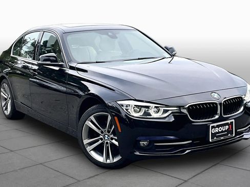 Used 2018 BMW 330i xDrive Sedan AWD/4WD image 3