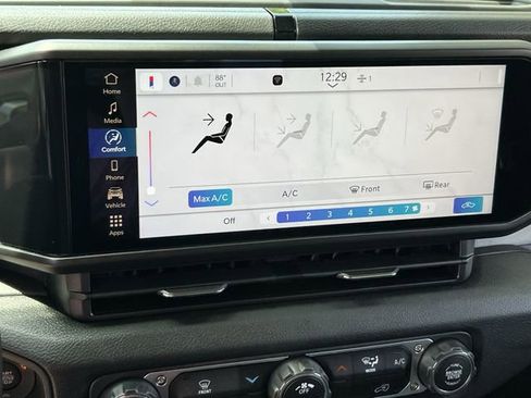 New 2025 Jeep Gladiator Sport AWD/4WD image 23