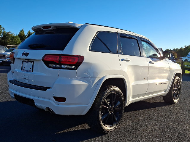 Used 2020 Jeep Grand Cherokee Altitude AWD/4WD image 9