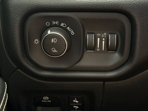 Used 2022 RAM 1500 Laramie w/ Off Road Group image 28