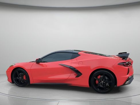 Used 2021 Chevrolet Corvette Stingray Coupe w/ 1LT RWD image 18