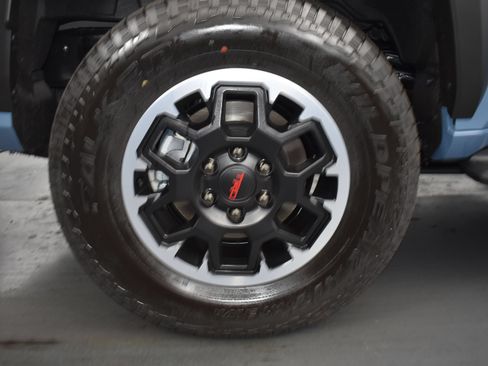 Used 2025 Toyota 4Runner TRD Off-Road Premium AWD/4WD image 9