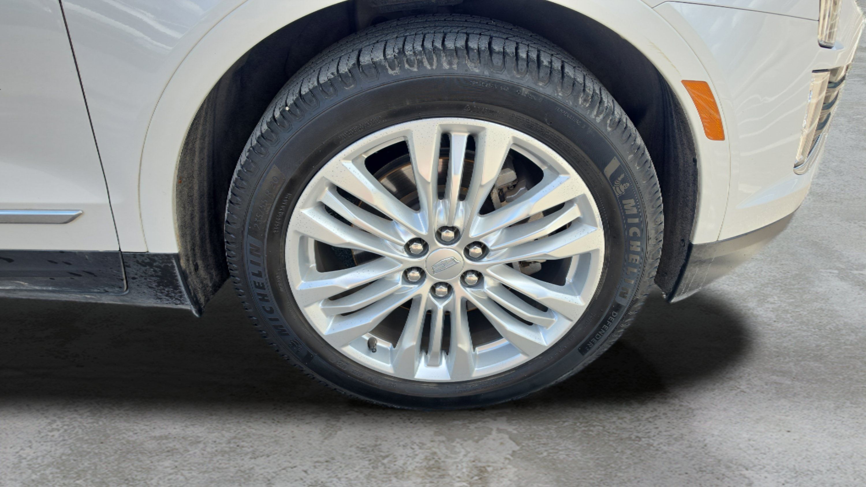 Used 2019 Cadillac XT5 Premium Luxury FWD image 26