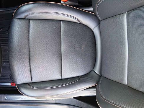 Used 2022 GMC Acadia AT4 image 9