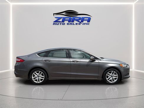 Used 2014 Ford Fusion SE FWD image 8
