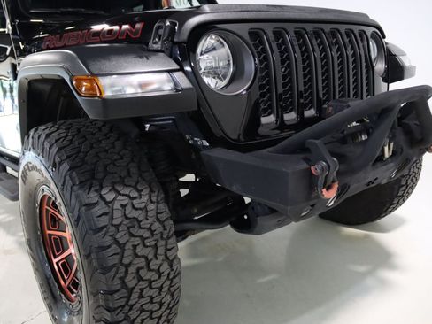 Used 2021 Jeep Gladiator Rubicon w/ Dual Top Group AWD/4WD image 36