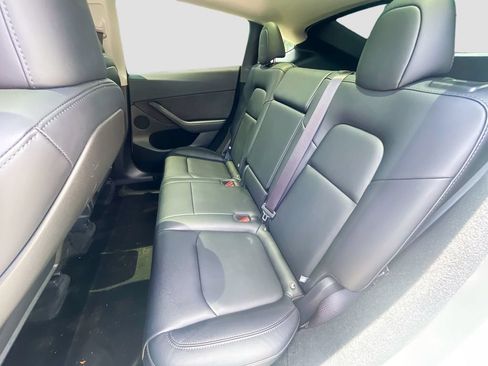 Used 2024 Tesla Model Y Long Range RWD image 23