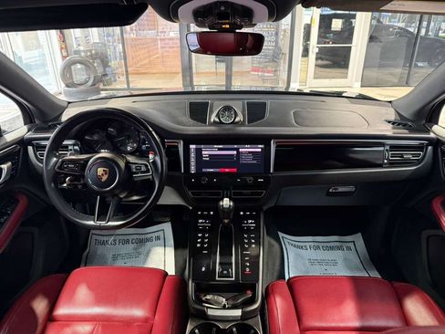 Used 2023 Porsche Macan AWD/4WD image 39