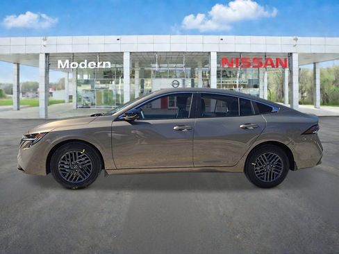 New 2026 Nissan Sentra SV w/ SV Convenience Package FWD image 2