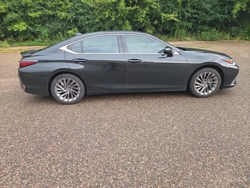 Used 2024 Lexus ES 300h Ultra Luxury w/ Accessory Package (Z1) FWD image 23