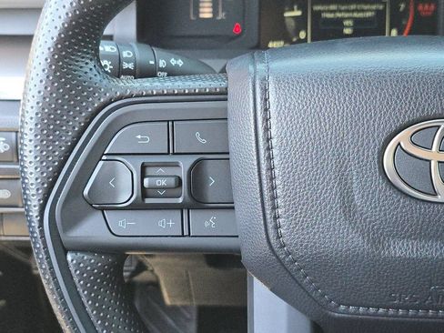 Used 2025 Toyota Tacoma SR5 AWD/4WD image 22