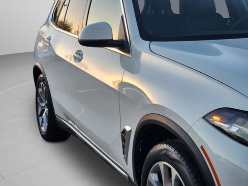 Used 2024 BMW X5 xDrive50e image 40