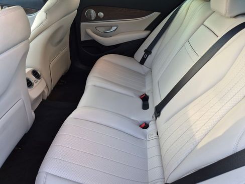 Used 2022 Mercedes-Benz E 450 4MATIC Sedan image 17