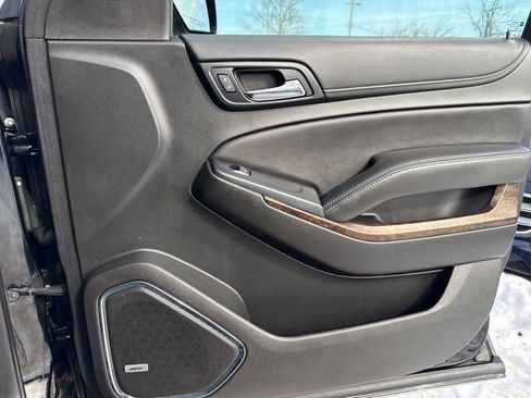 Used 2017 Chevrolet Suburban LT image 25