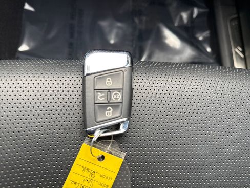 Used 2021 Volkswagen Atlas Cross Sport SEL image 27