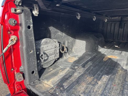 Used 2011 Ford F350 Lariat w/ Lariat Interior Pkg image 32