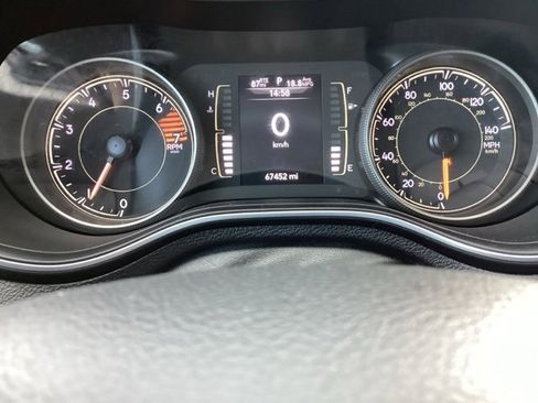 Used 2021 Jeep Cherokee Latitude Plus image 18