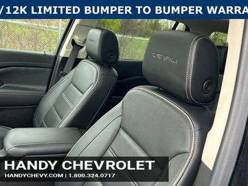Certified 2022 GMC Acadia Denali w/ Black Diamond Edition AWD/4WD image 15