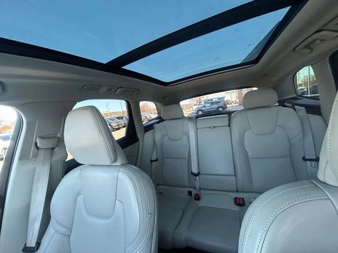 Used 2023 Volvo XC60 B6 Ultimate w/ Protection Package Premier AWD/4WD image 19