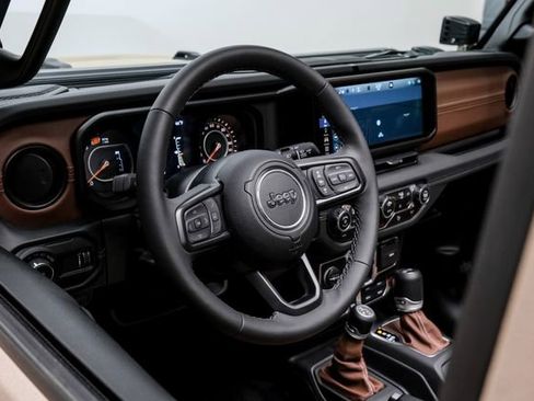 Used 2025 Jeep Wrangler Unlimited Rubicon w/ Technology Group image 53