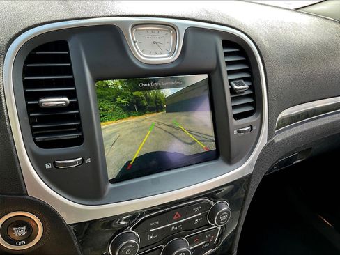 Used 2023 Chrysler 300 Touring L w/ Popular Equipment Group RWD image 14