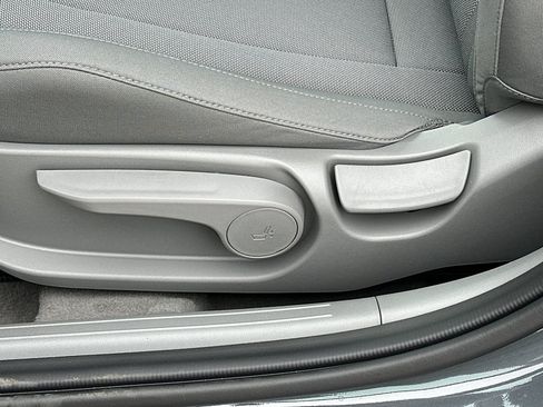 New 2026 Hyundai Elantra SE FWD image 23