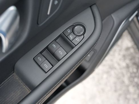 Used 2025 Buick Enclave Preferred image 17