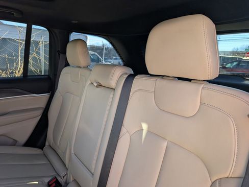 Used 2023 Jeep Grand Cherokee 4WD 4xe image 15