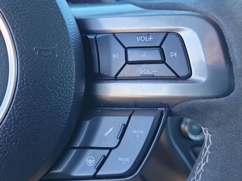 Used 2016 Ford Mustang Shelby GT350 w/ Technology Package image 8