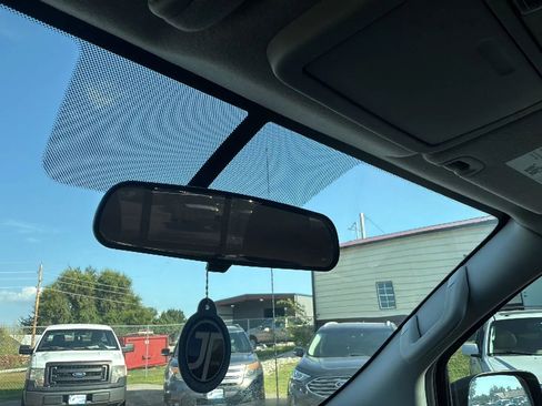 Used 2019 Nissan Frontier SV image 29