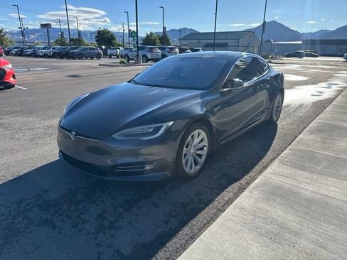 Used 2016 Tesla Model S AWD image 3